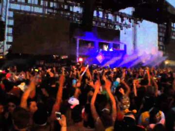 ZEDS DEAD – HARD – DAY OF THE DEAD 2013