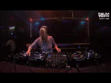 BERLIN TECHNO VISUAL DJ SET AT KITKAT CLUB – DJ