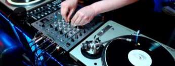 All-vinyl modern deep & banging techno set