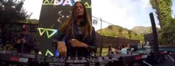 Chelina Manuhutu (Hol) @ SUN DAYS de Mainstage | Teatro