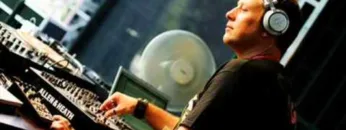 Umek – Time Warp Compilation Vol.04 (2004)