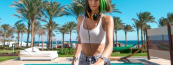 Miss Monique – YearMix 2021 4K [Progressive House /Melodic Techno