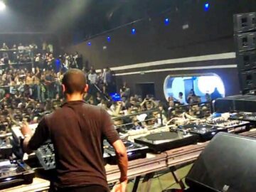 Jeff Mills play The Bells ultimo disco