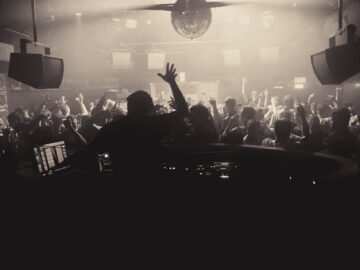 club-4458691_1920.jpg