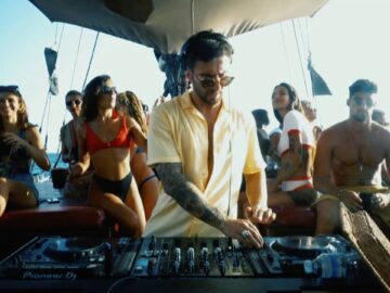 Hot Since 82 – Live From A Pirate Ship in