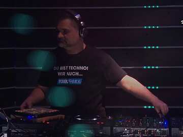 Grille from Tanzhaus West | United We Stream